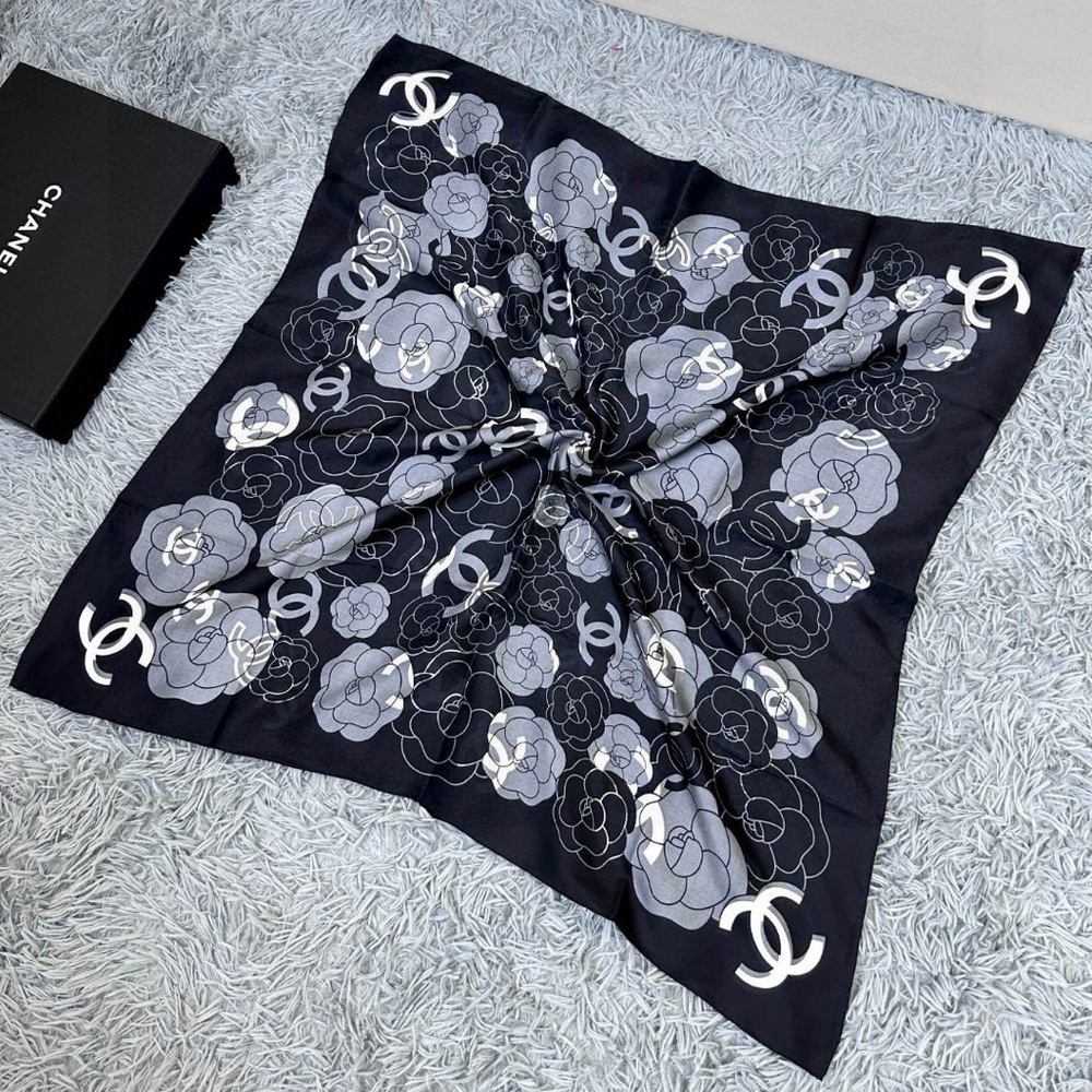 Chanel Peony Pattern Scarf - Picture 3 of 6